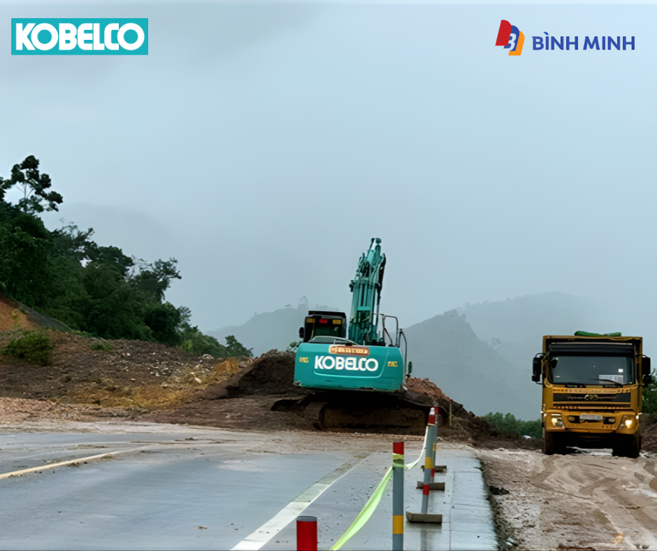 “máy xúc Kobelco – sản phẩm của Công ty Thiết bị Bình Minh tại cao tốc La Sơn - Hòa Liên”