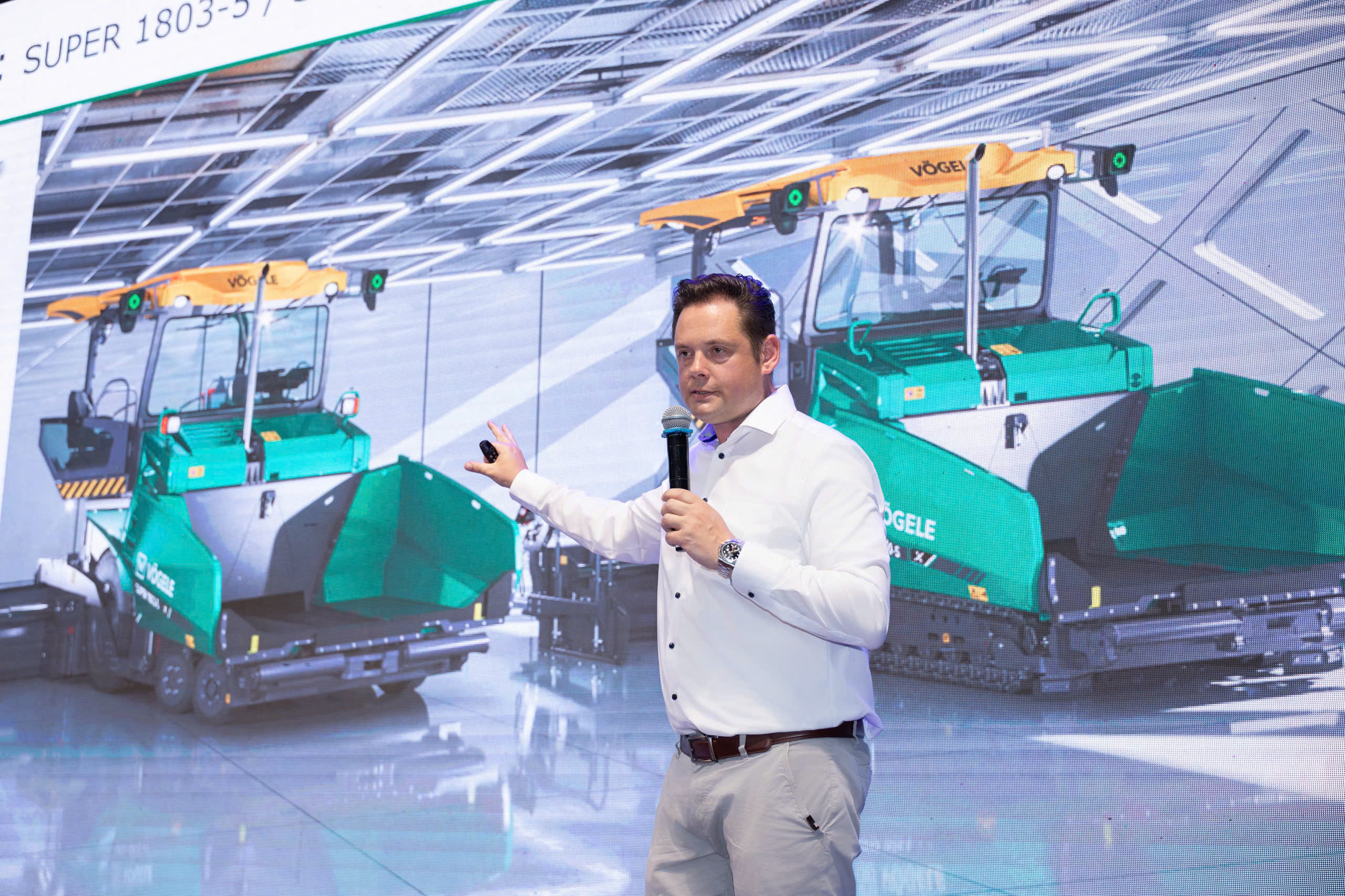 Bình Minh ra mắt 3 dòng máy công nghệ mới từ WIRTGEN GROUP