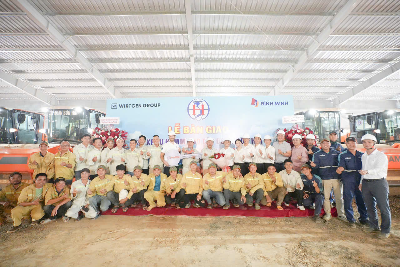 Lễ bàn giao 39 xe lu Hamm cho Tập đoàn Sơn Hải từ Bình Minh